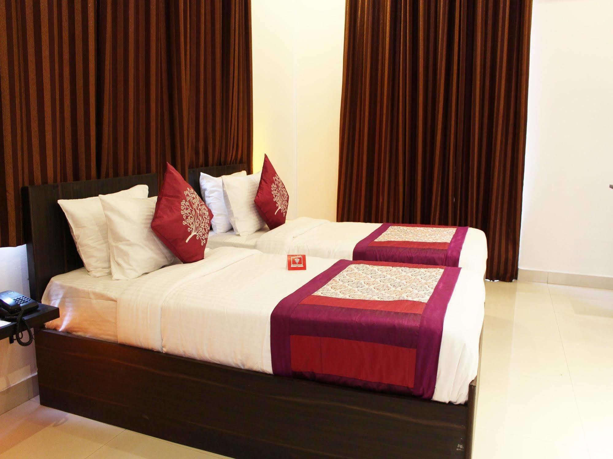 Hotel Oyo Flagship 387 Moulsari Avenue Gurgaon Exterior foto