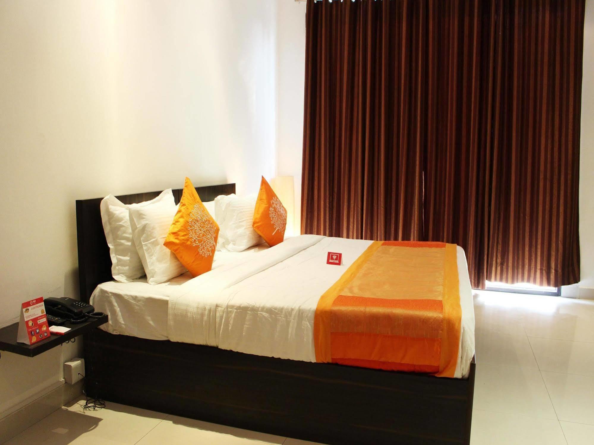 Hotel Oyo Flagship 387 Moulsari Avenue Gurgaon Exterior foto