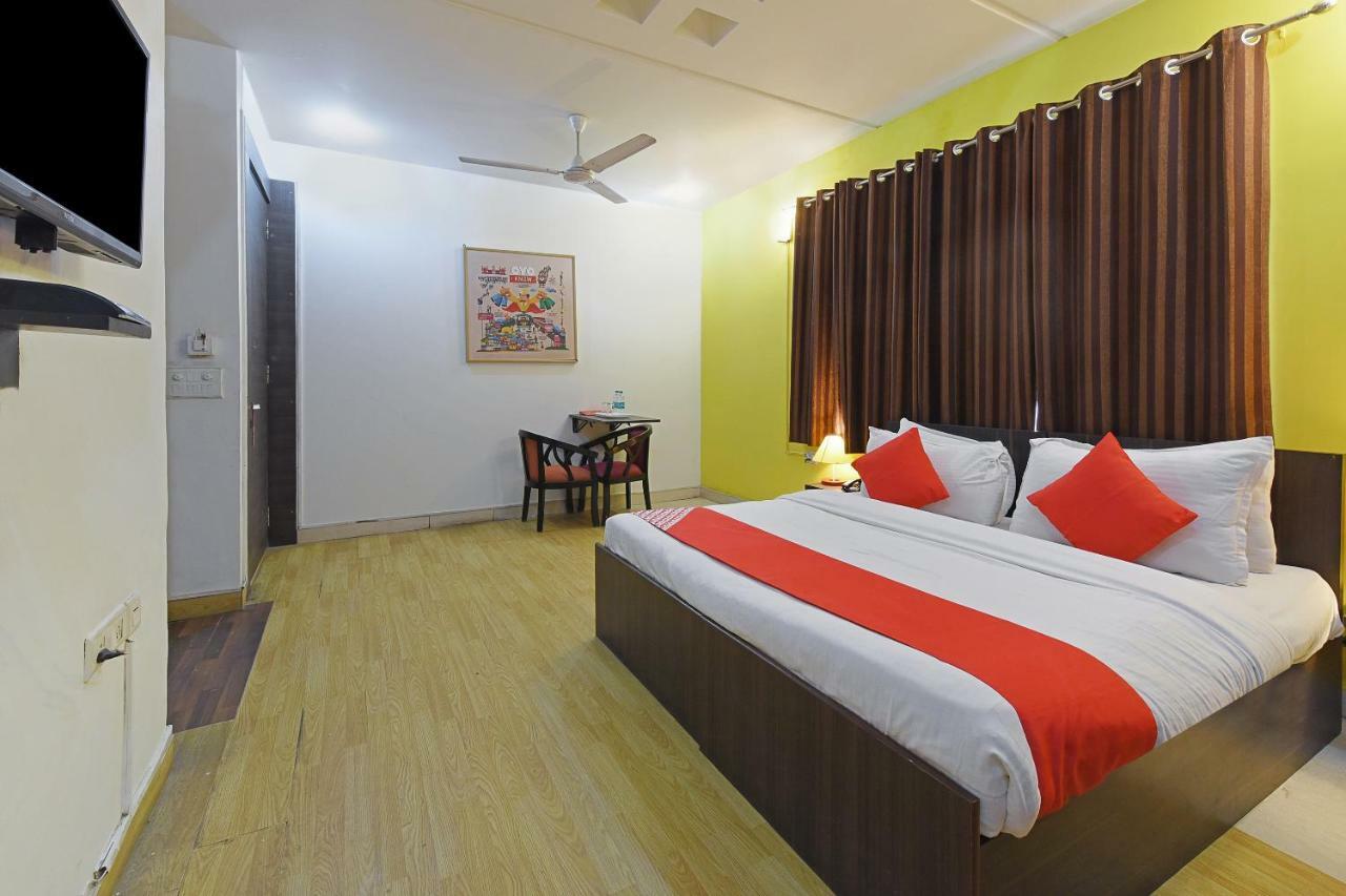 Hotel Oyo Flagship 387 Moulsari Avenue Gurgaon Exterior foto